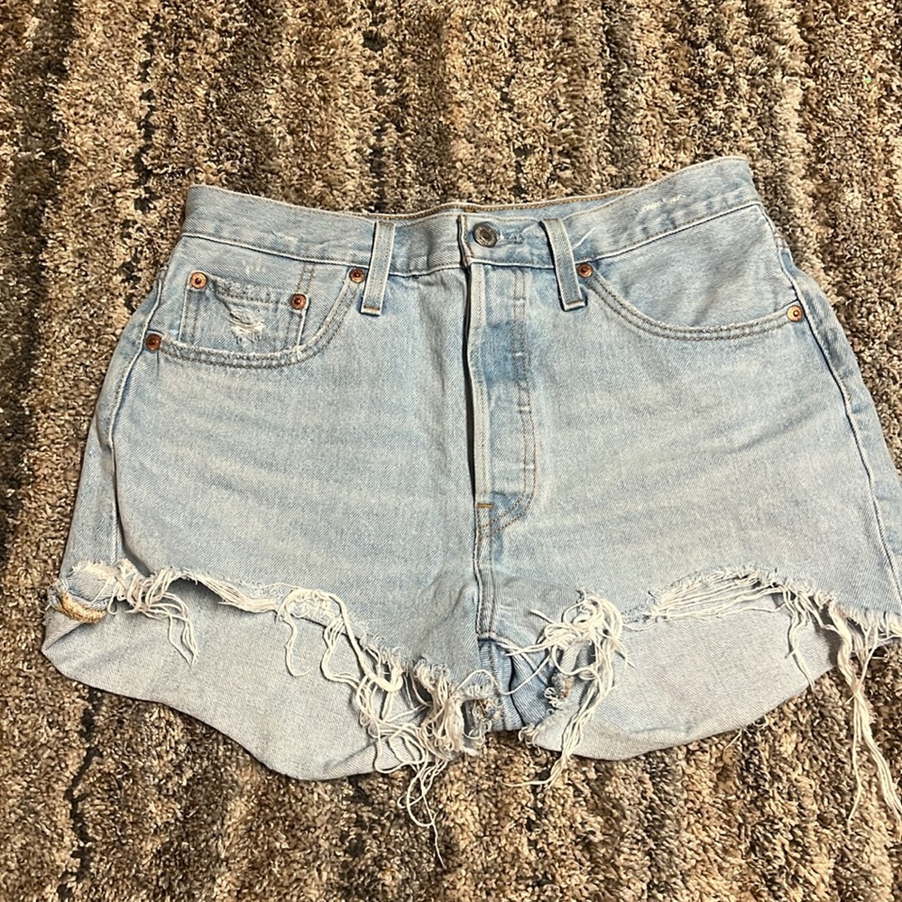 501 Levi’s Light Denim Distressed Jean Shorts